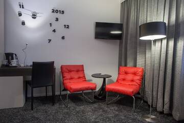 Фото номера Улучшенный двухместный номер Делюкс с 1 кроватью Отель Hotel Ratuszowy г. Хойнице 3