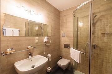Фото номера Двухместный номер с 2 отдельными кроватями Отель Hotel Ratuszowy г. Хойнице 4