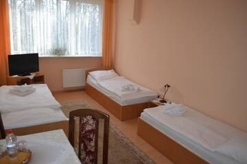 Фото номера Трехместный номер Делюкс Отель Hotel Olimp г. Хойнице 2